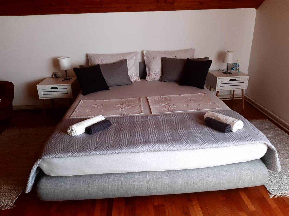 Apartment Ljiljan *